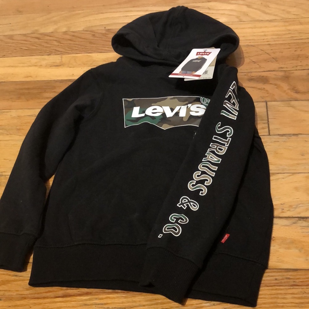Brand new! Levi’s fleece hoodie! 4 years old. Black!